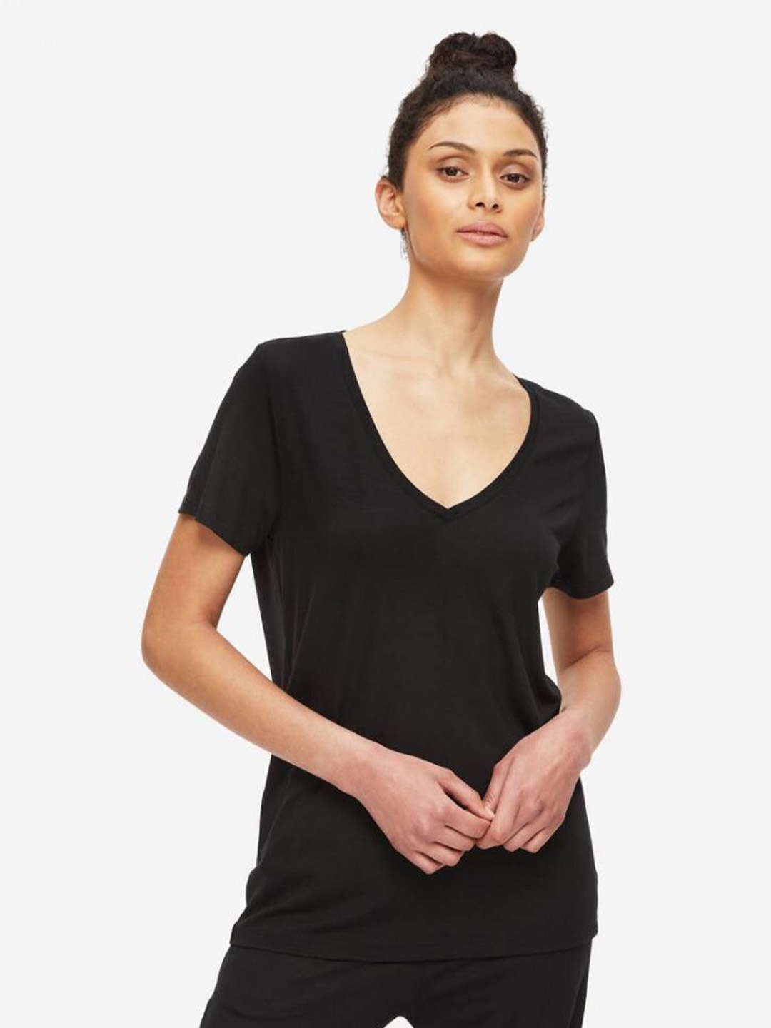 

COLOR CAPITAL Relaxed Fit V-Neck T-shirt, Black