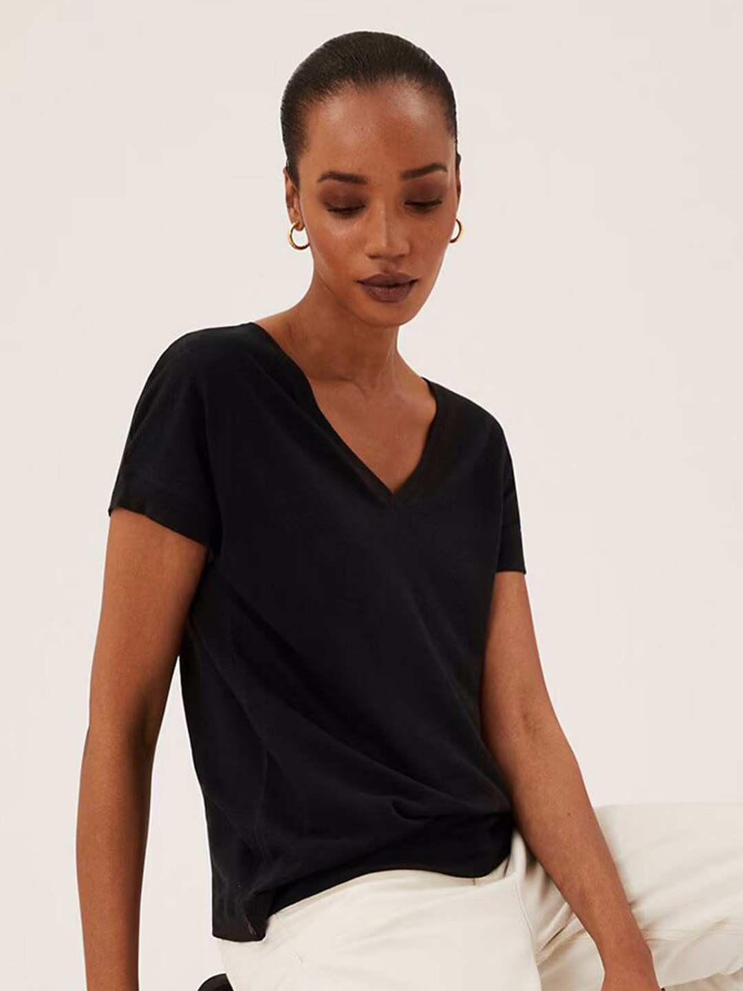 

COLOR CAPITAL Pack of 2 Relaxed Fit V-Neck T-shirts, Black