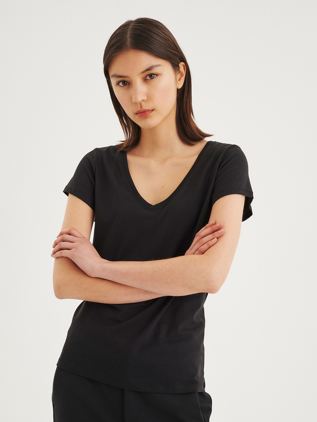 

COLOR CAPITAL Pack Of 5 V-Neck Casual T-shirt, Black