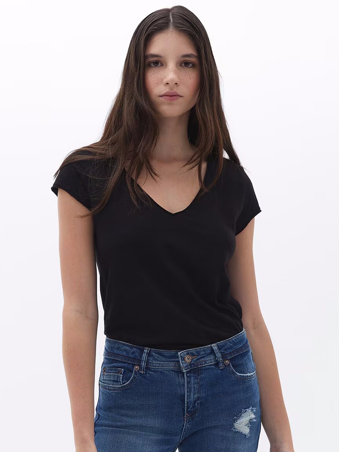

COLOR CAPITAL Pack of 5 V-Neck Knitted Tops, Black