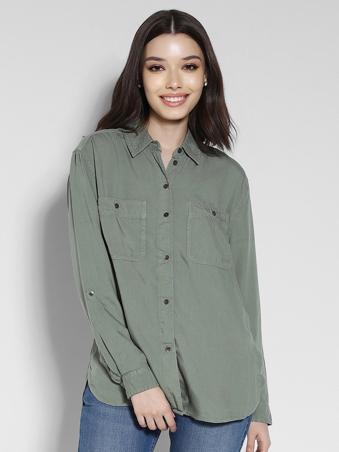 

AMERICAN EAGLE OUTFITTERS Spread Collar Long Sleeves Casual Shirt, Olive