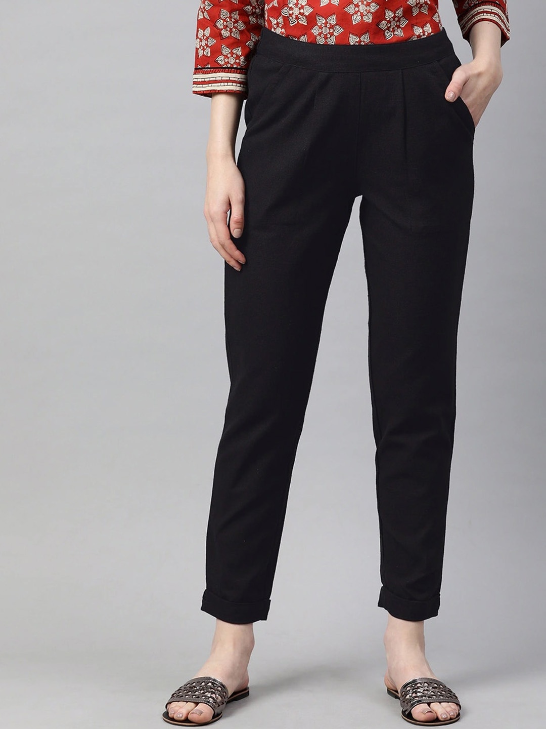 

KALINI Women Mid-Rise Relaxed Slim Fit Cropped Trousers, Black