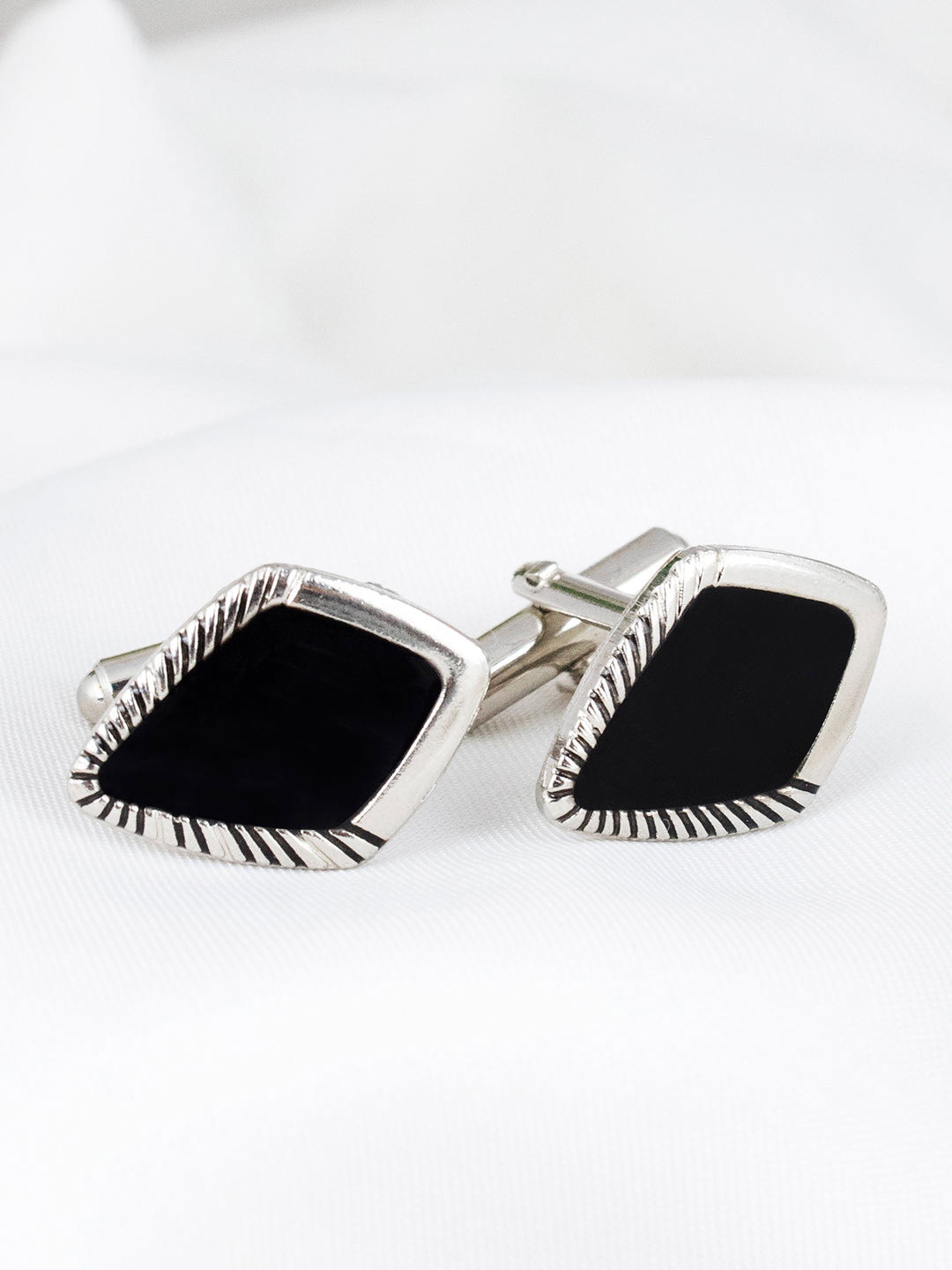 

Kavove Exquisite Enamel Cufflink, Silver