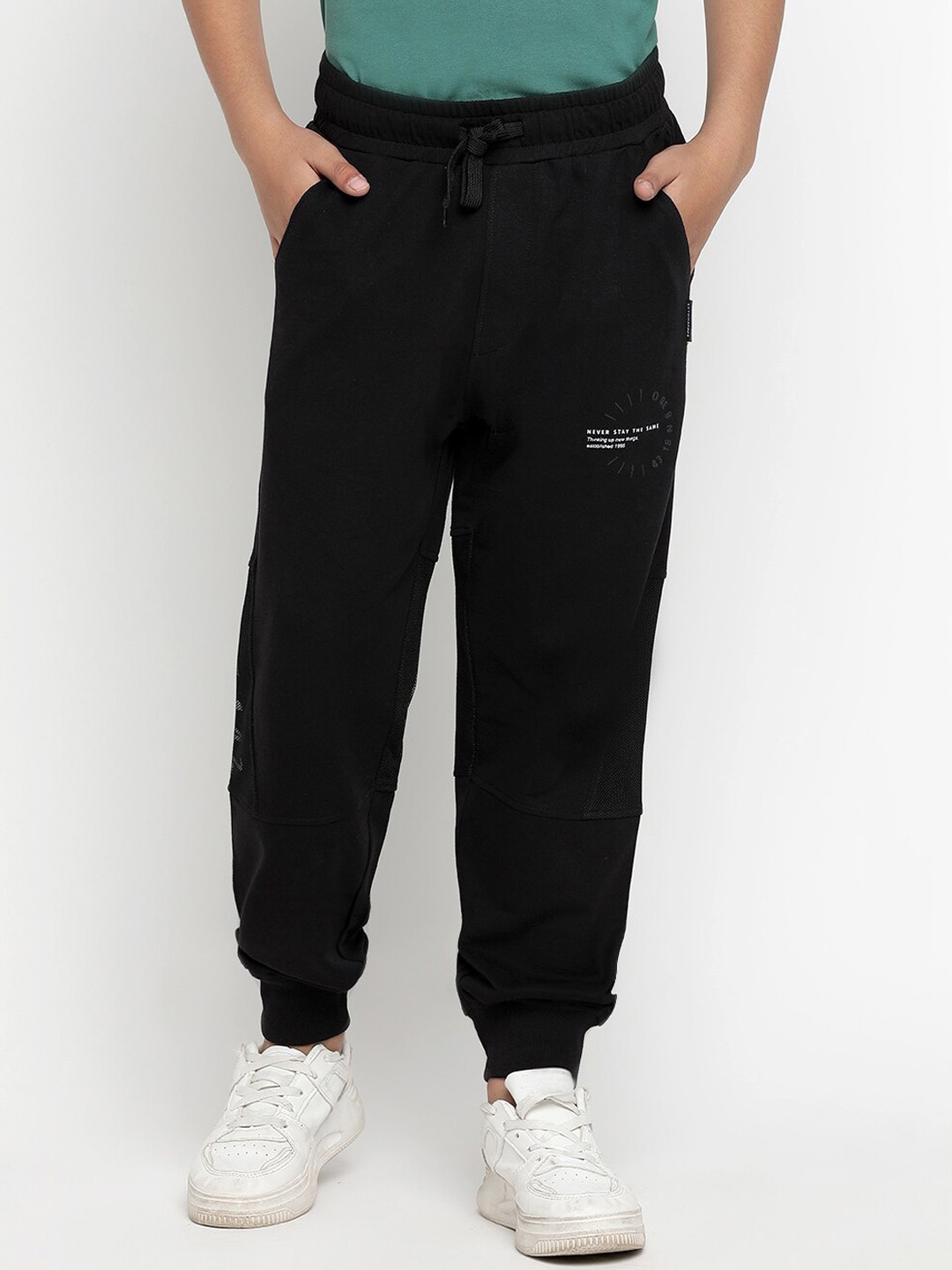 

Lil Tomatoes Boys Regular Fit Mid Rise Joggers, Black