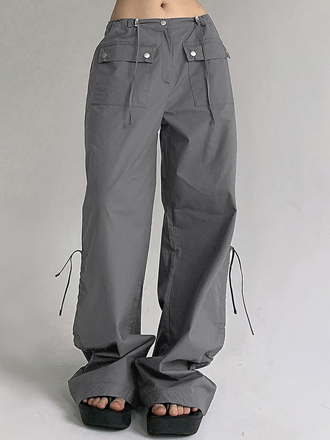 

LULU & SKY Women Loose Fit Low-Rise Cargos, Grey