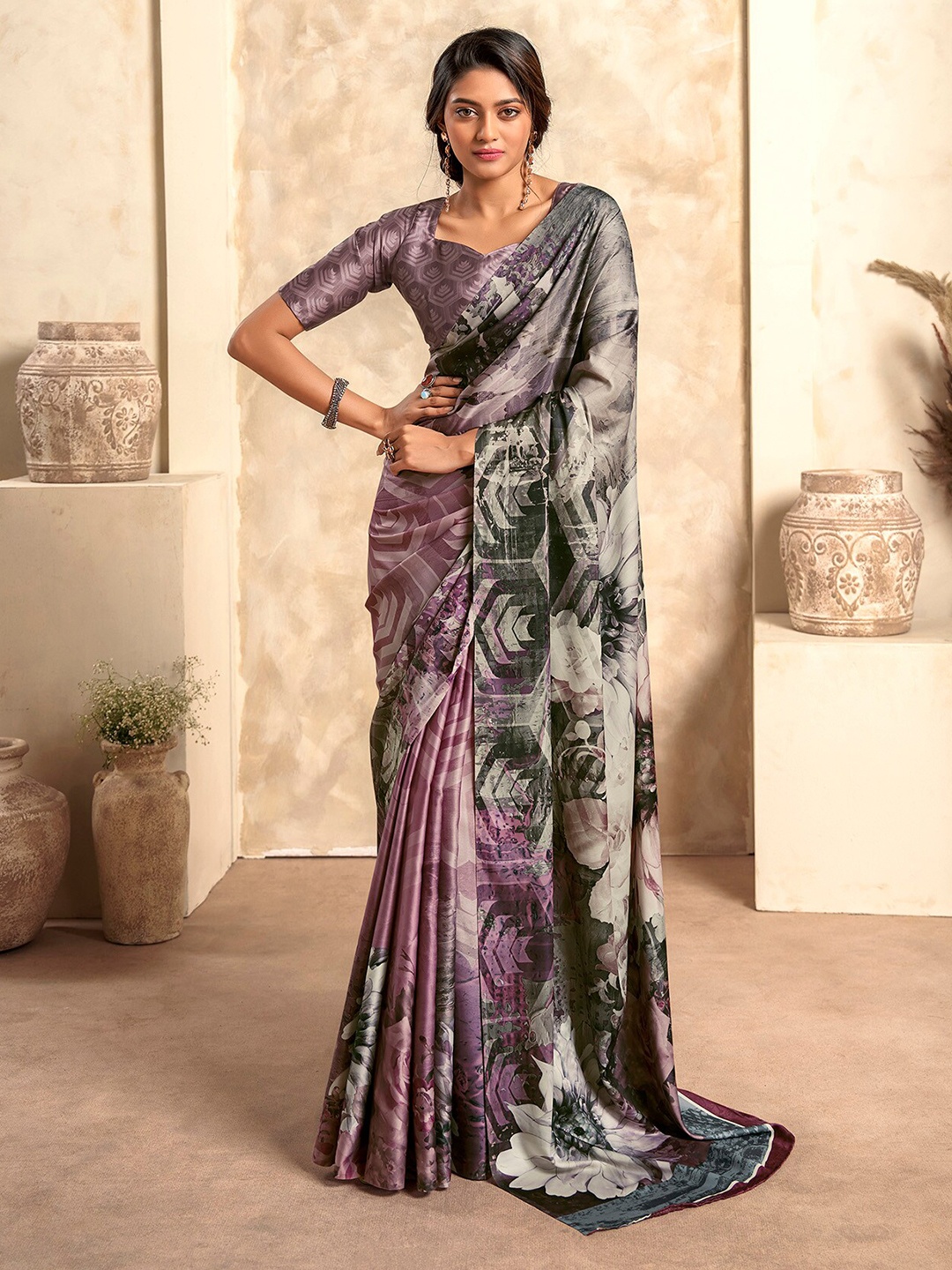 

elora Floral Printed Saree, Purple