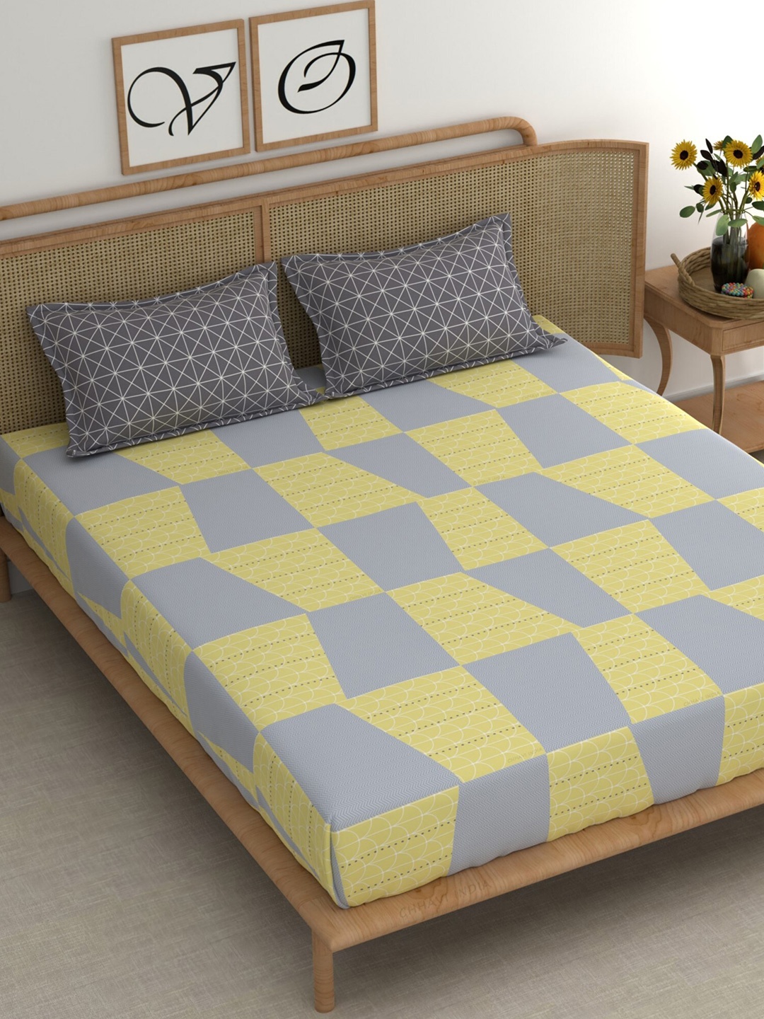 

CHHAVI INDIA Grey & Yellow Geometric Cotton 210 TC King Bedsheet with 2 Pillow Covers