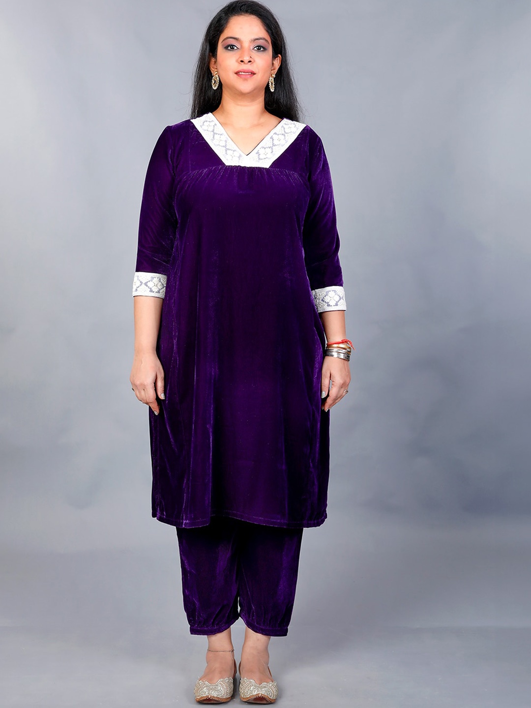 

FABNEST V-Neck Thread Work Velvet Kurta with Trousers, Purple