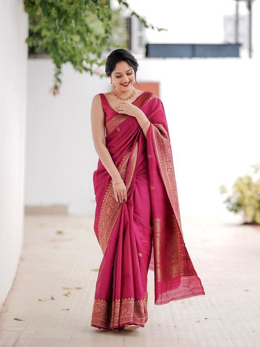 

VEERAX Ethnic Motifs Zari Woven Design Pure Silk Designer Banarasi Saree, Pink