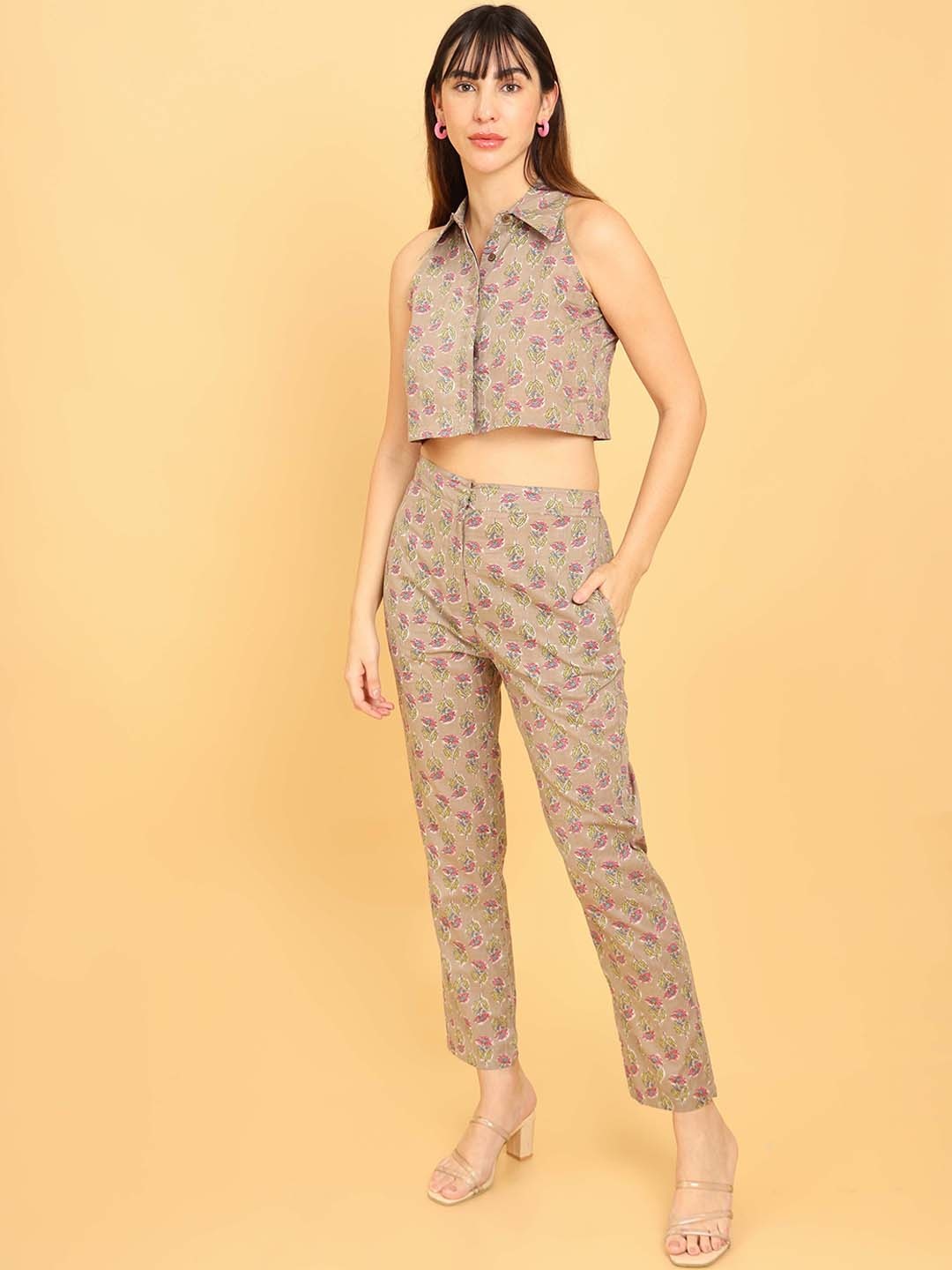 

UNTUNG Floral Printed Shirt-Collar Pure Cotton Crop Top With Trouser, Brown