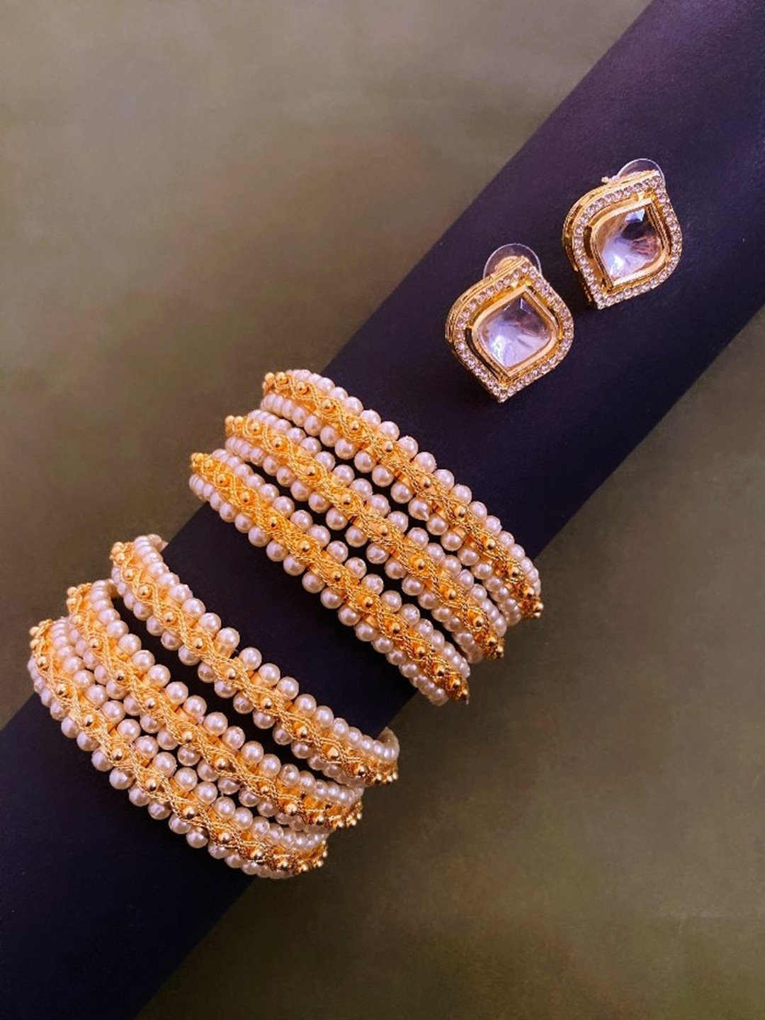 

ATIBELLE Gold Plated Kundan Studded Jewellery Set