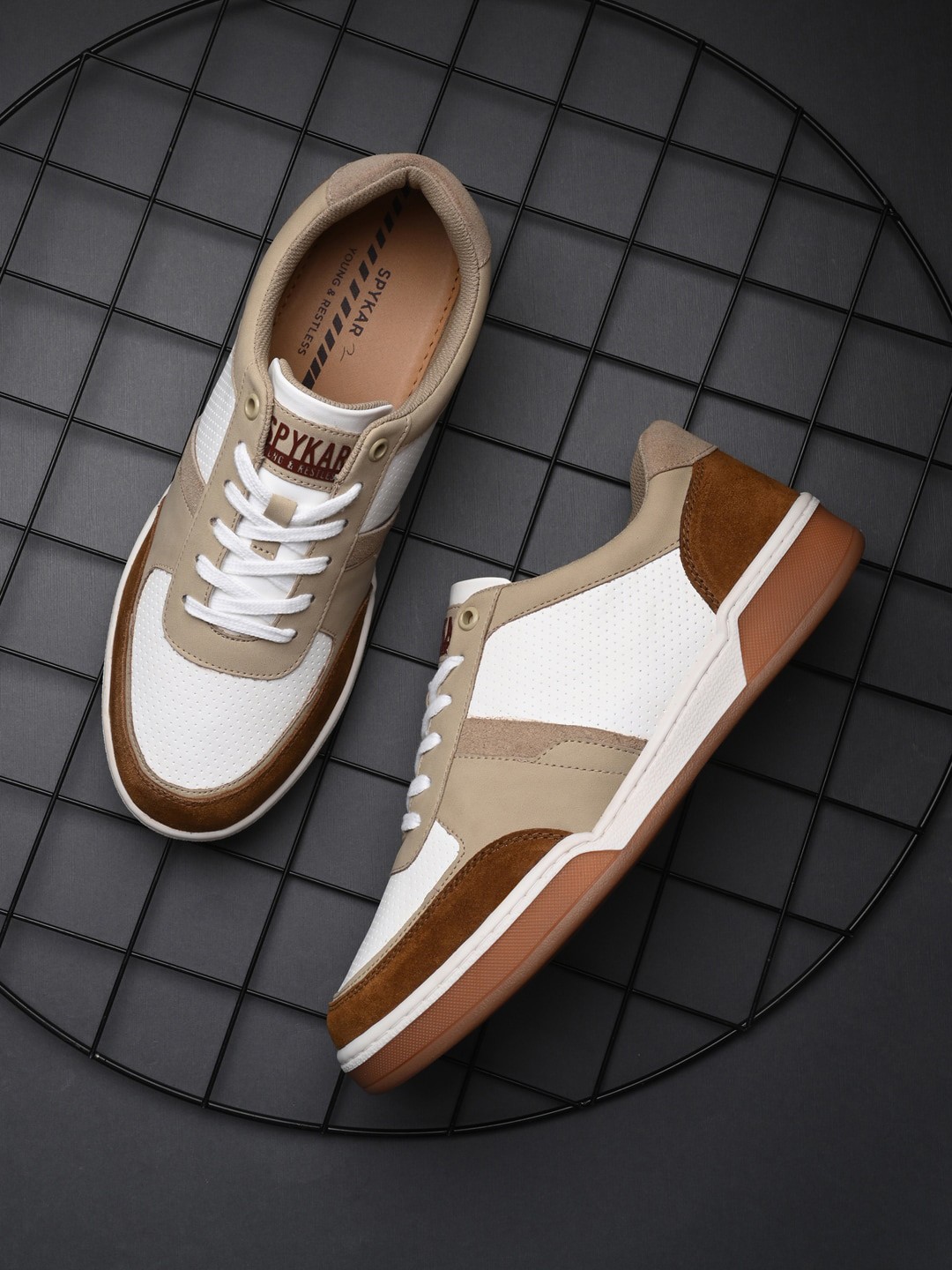 

SPYKAR Men Colourblocked Suede Comfort Insole Sneakers, Beige