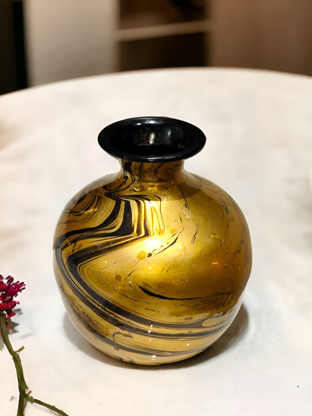 

The Artage Gold Toned & Black Lightweight Rust Free Vases