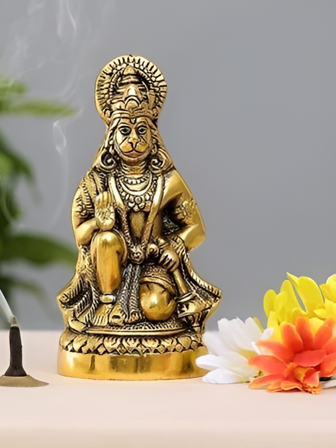 

Navyaksh Gold-Tone Religious Idol Metal Hanuman ji Showpiece