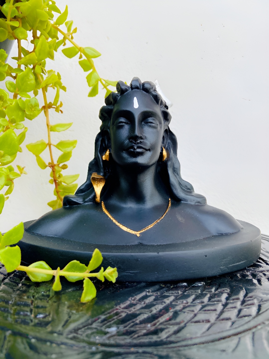 

Navyaksh Black & Gold-Tone Religious Idol Shiva Statue Showpiece