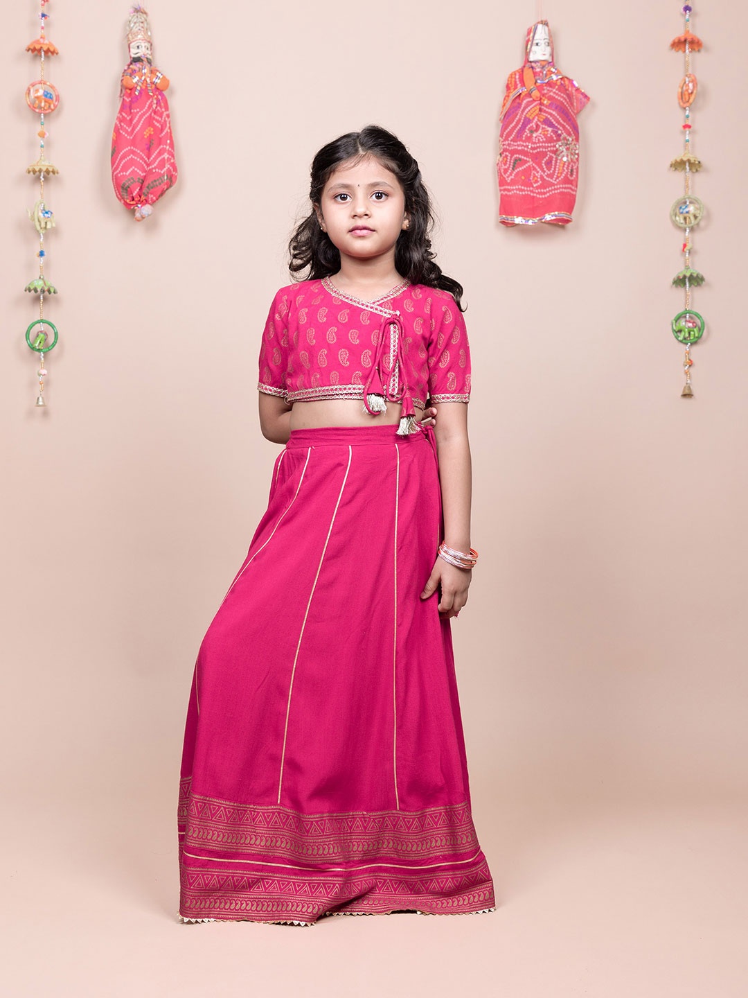 

HERE&NOW Girls Printed Ready to Wear Lehenga & Blouse With Dupatta, Pink