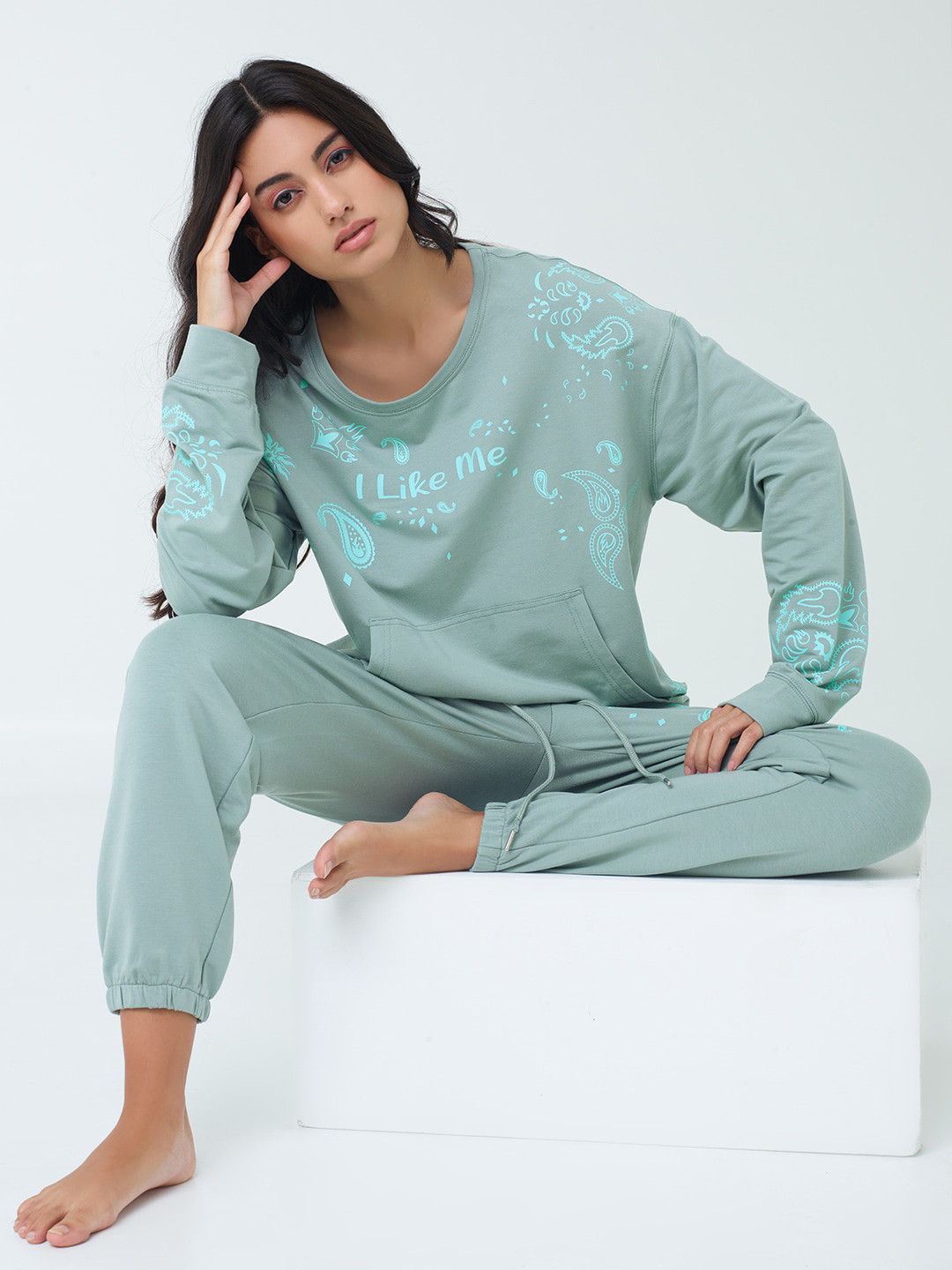 

I like me Typography Printed Sweatshirt & Joggers, Green