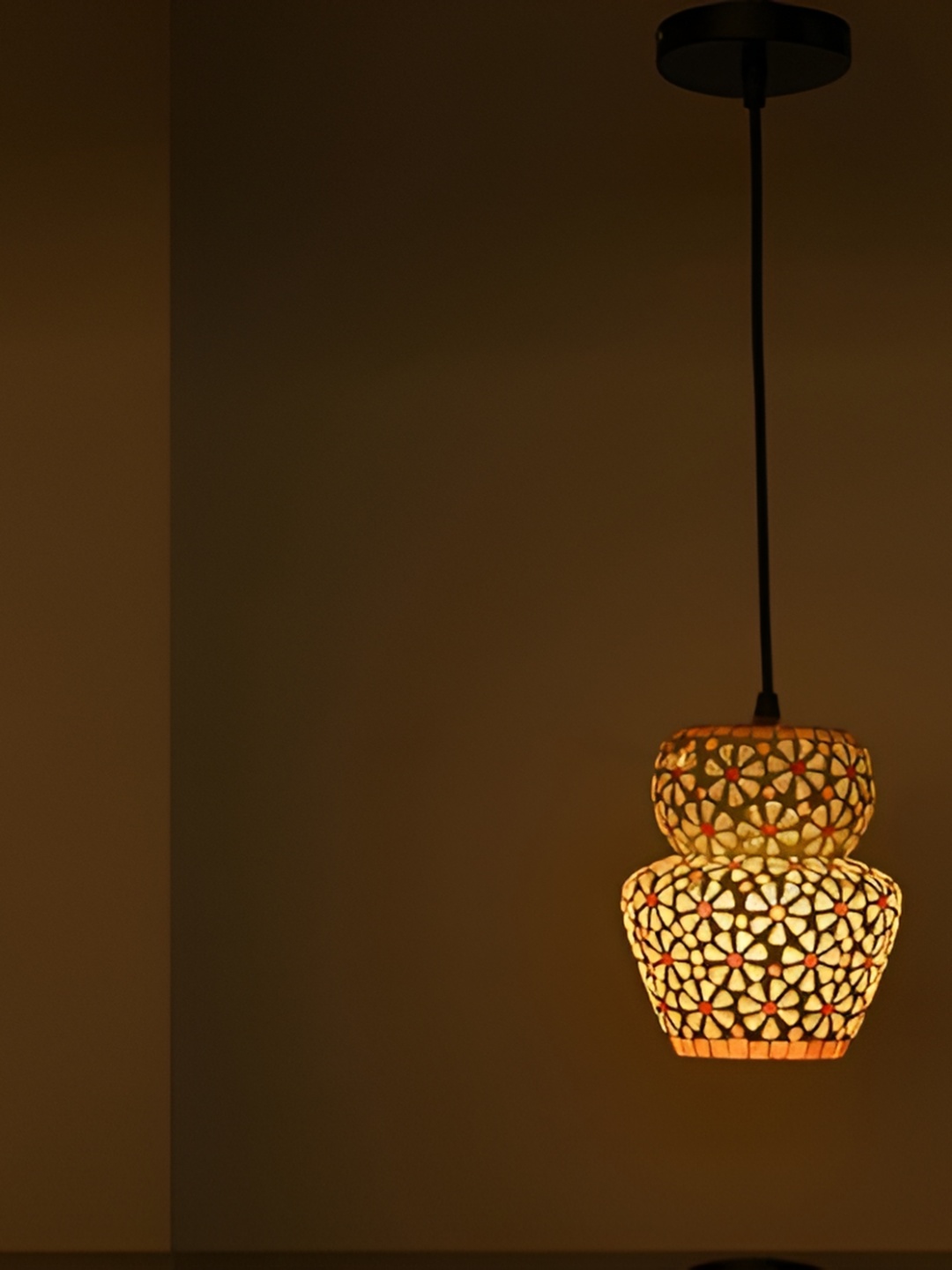

Afast Red & Yellow Textured Abstract Shaped Hanging Ceiling Lamp