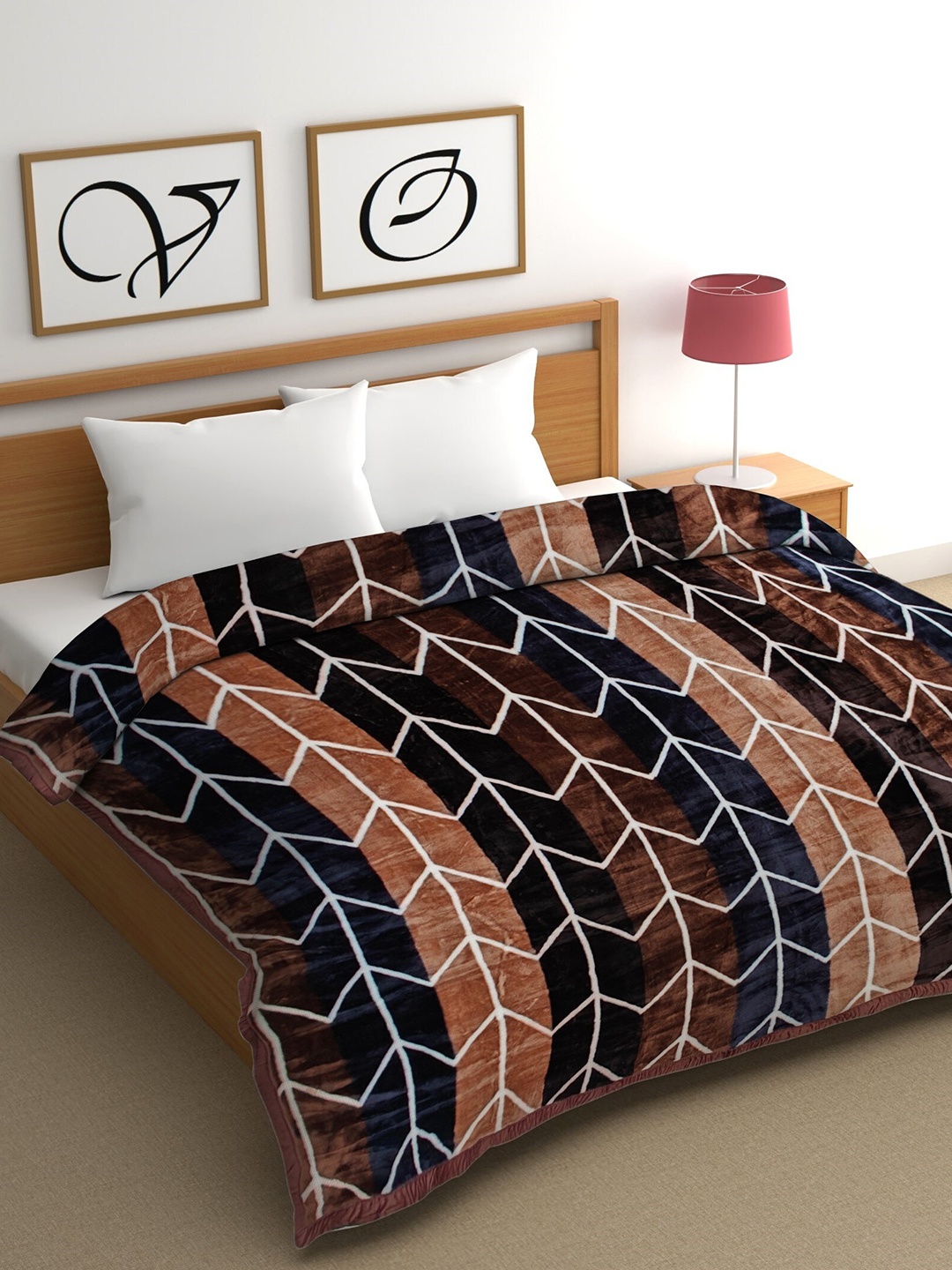 

CHHAVI INDIA Brown & White Geometric Mink Heavy Winter 400 GSM Double Bed Blanket
