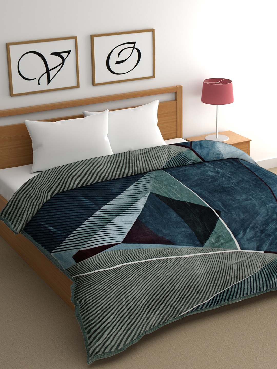 

CHHAVI INDIA Blue Geometric Mink Heavy Winter 400 GSM Double Bed Blanket