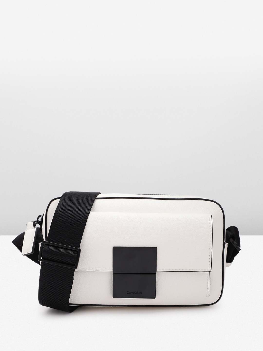 

Calvin Klein Men Solid Messenger Bag, White