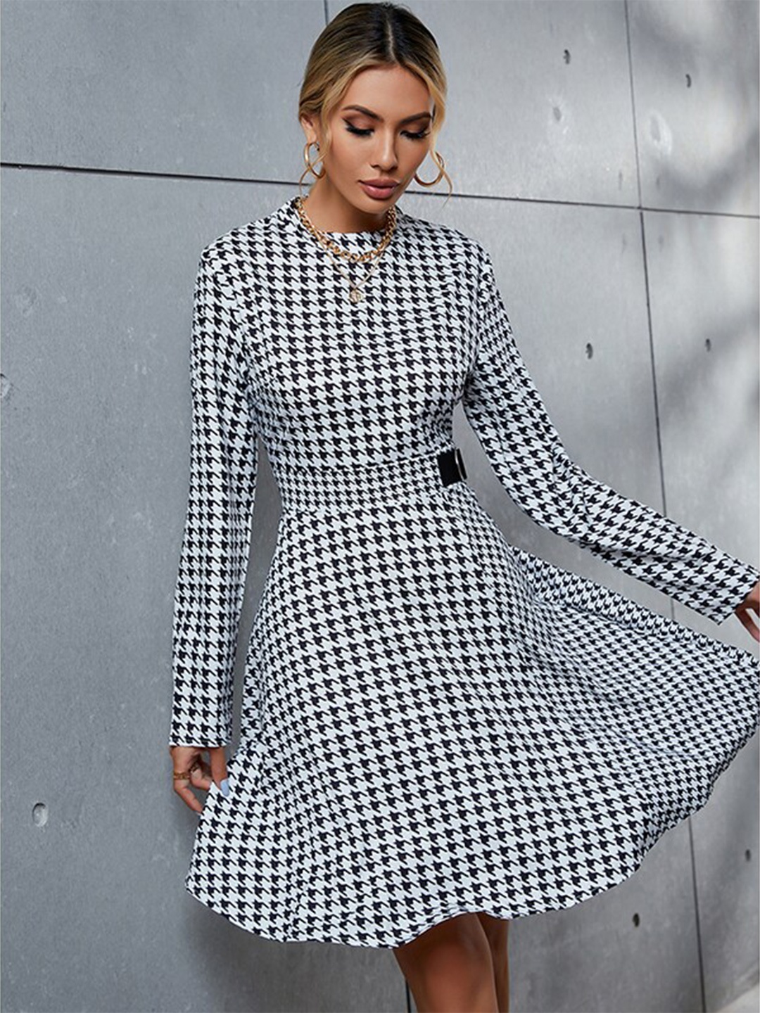 

StyleCast White Houndstooth Printed Round Neck A-Line Dress