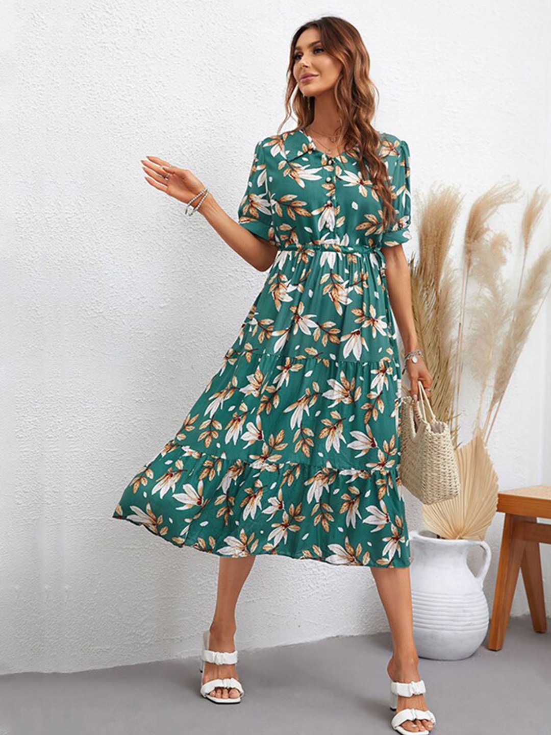

StyleCast Green Floral Printed Tiered Midi Shirt Dress
