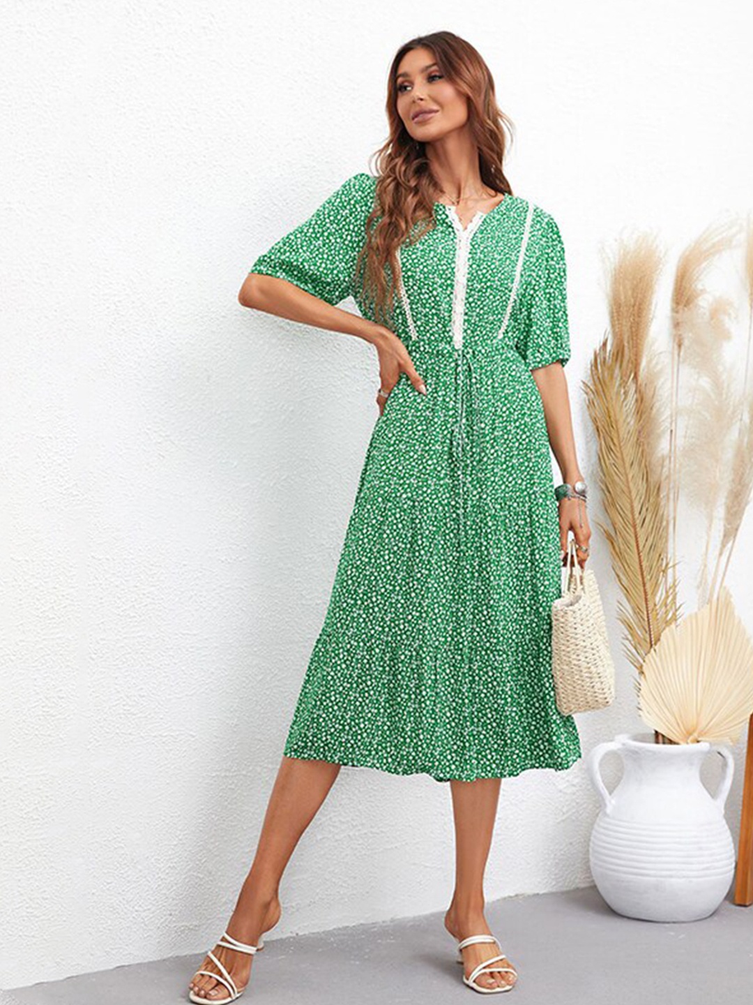 

StyleCast Green Ethnic Motifs Printed Layered A-Line Midi Dress