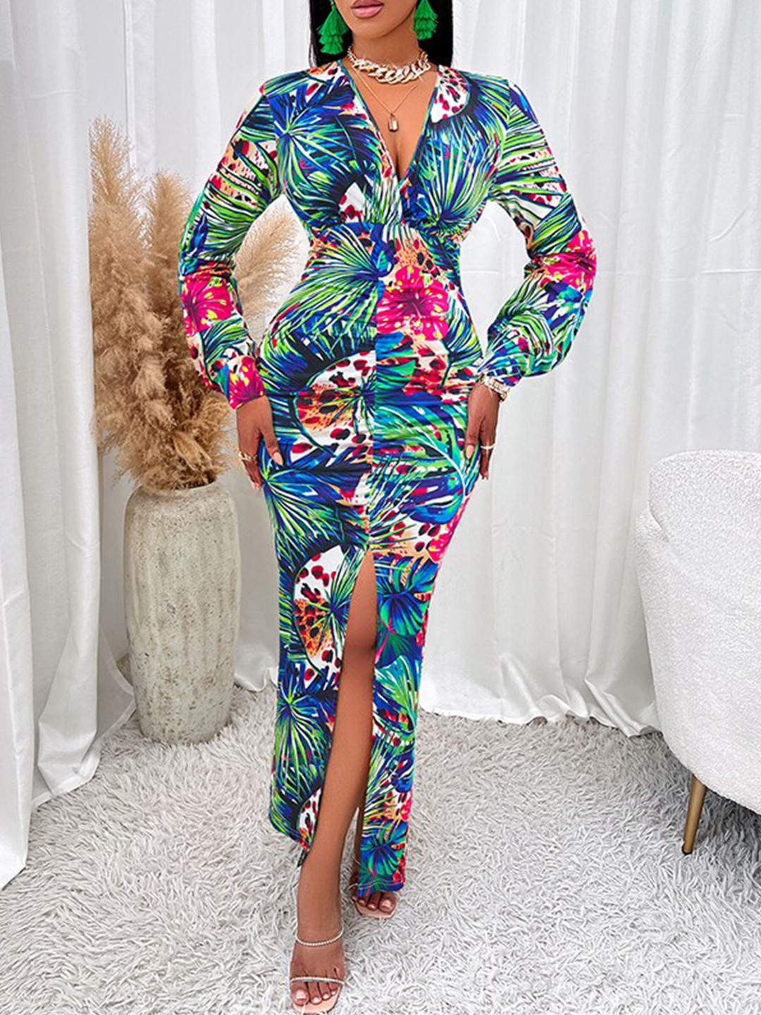 

StyleCast Blue Floral Printed V-Neck Bodycon Dress