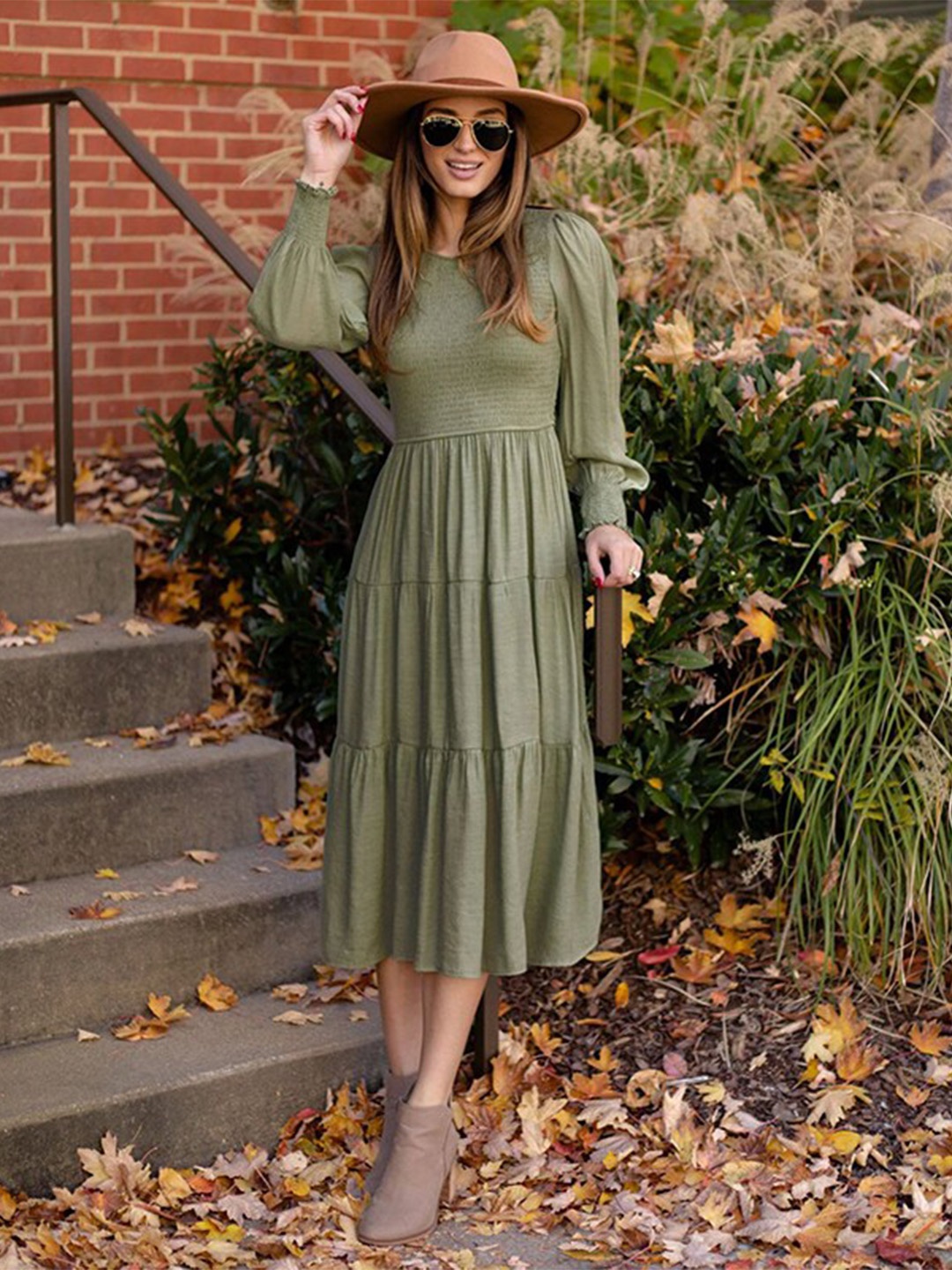 

StyleCast Green Cuff Sleeves Fit & Flare Midi Dress