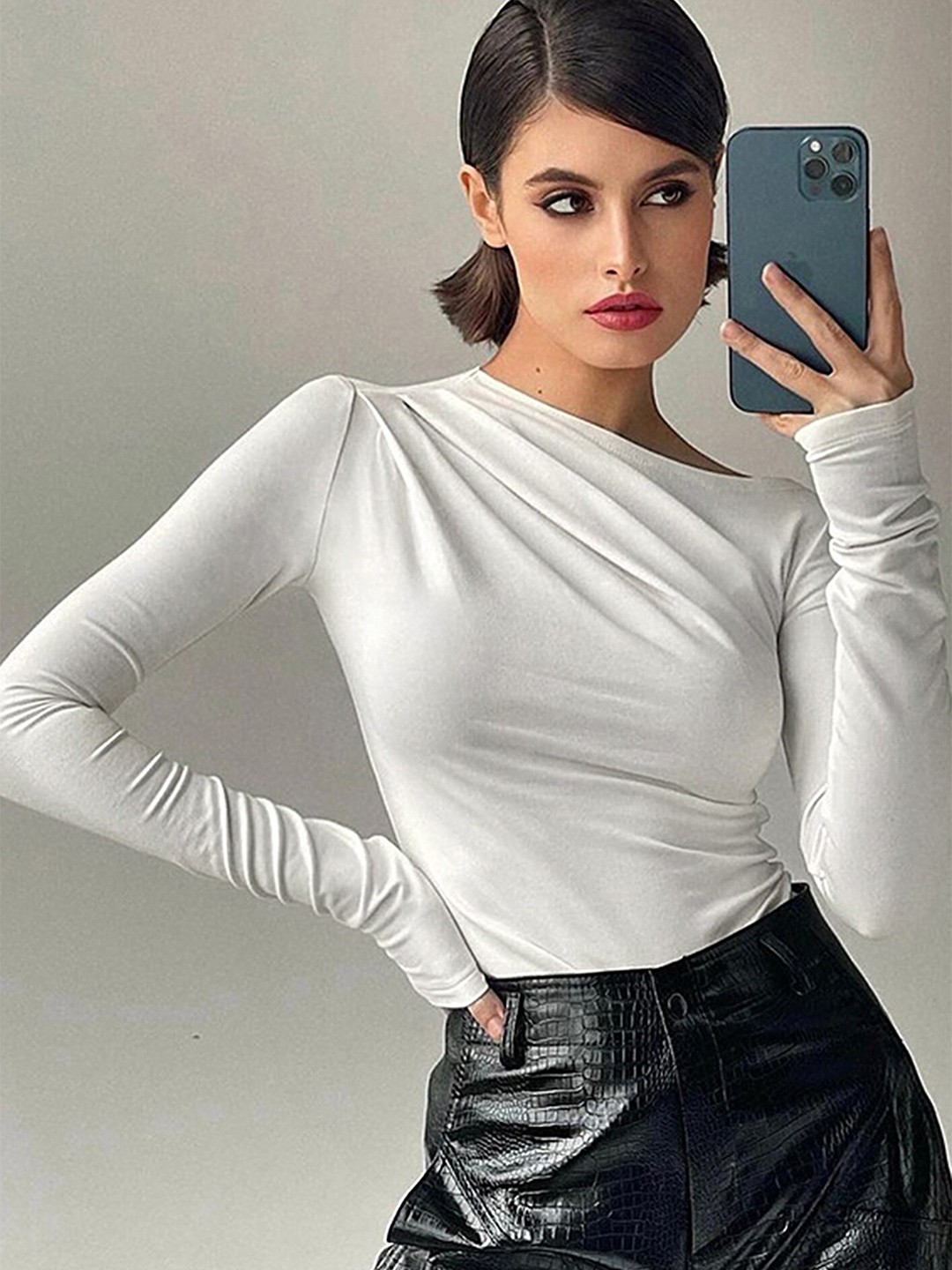 

LULU & SKY Long Sleeves Pleated Top, White