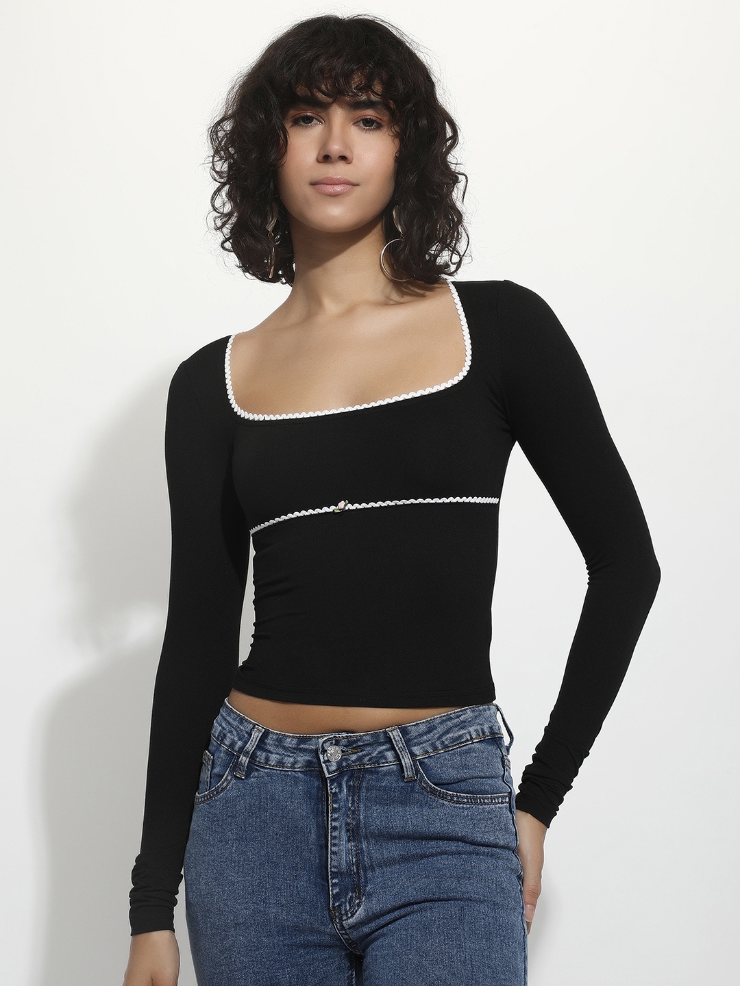 

LULU & SKY Square Neck Long Sleeves Lace Fitted Top, Black