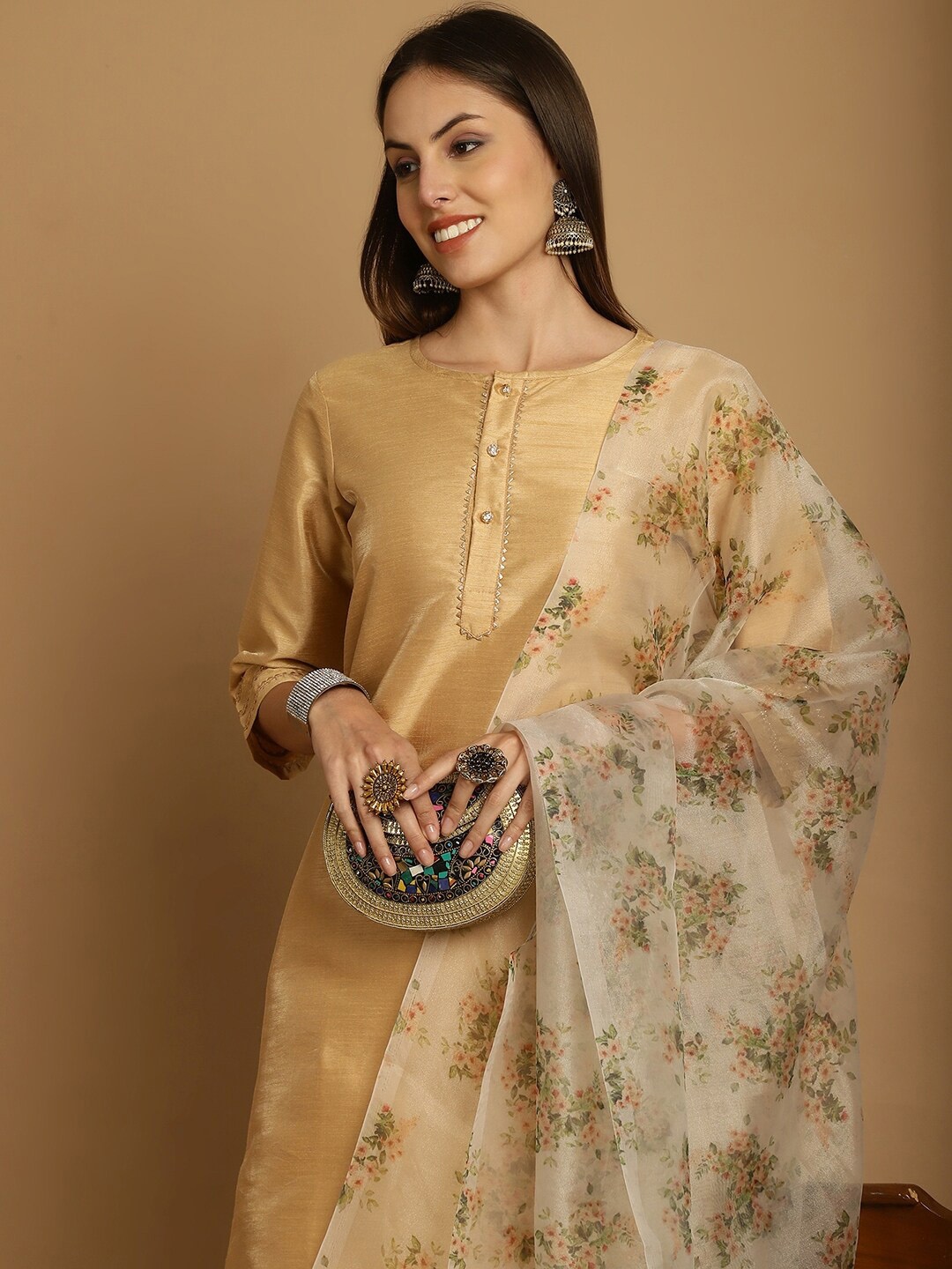 

Anouk Gold-Toned Round Neck Regular Gotta Patti Kurta With Trousers & Dupatta