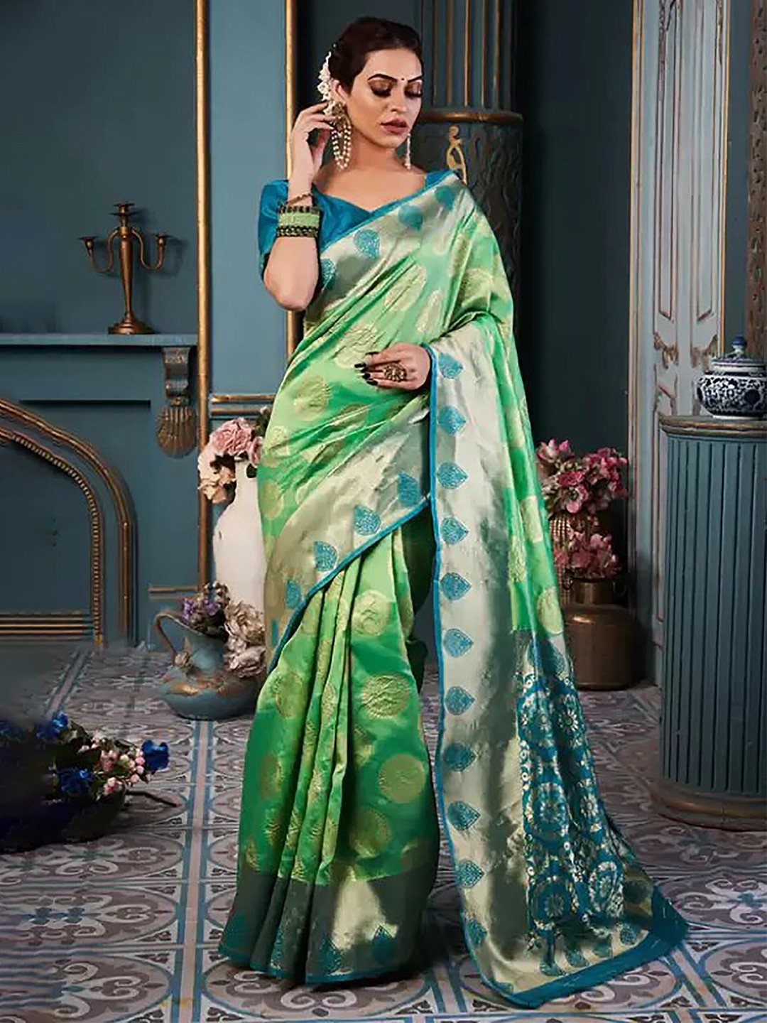

KALINI Ethnic Motifs Woven Design Silk Blend Kanjeevaram Saree, Green