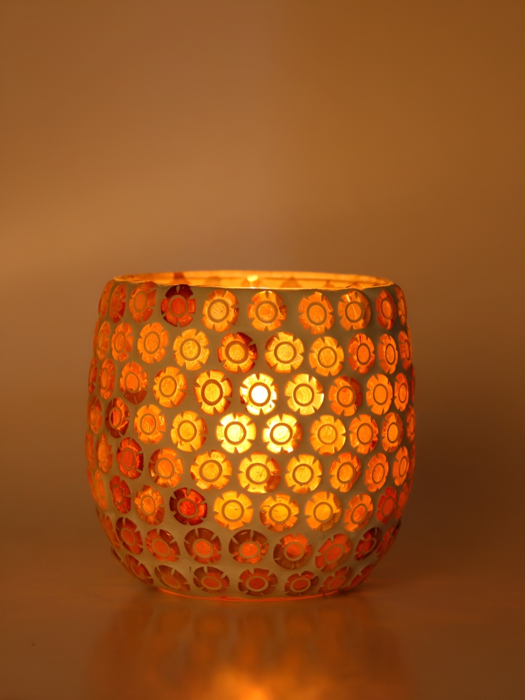 

Afast White & Maroon Textured Glass Tea Light Candle Holder