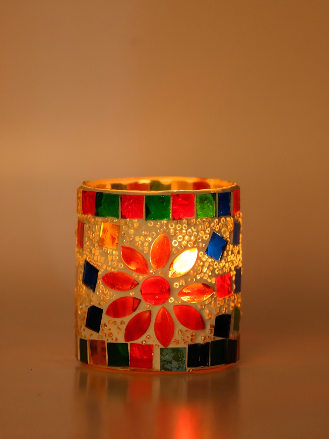 

Afast White & Red Candle Holder