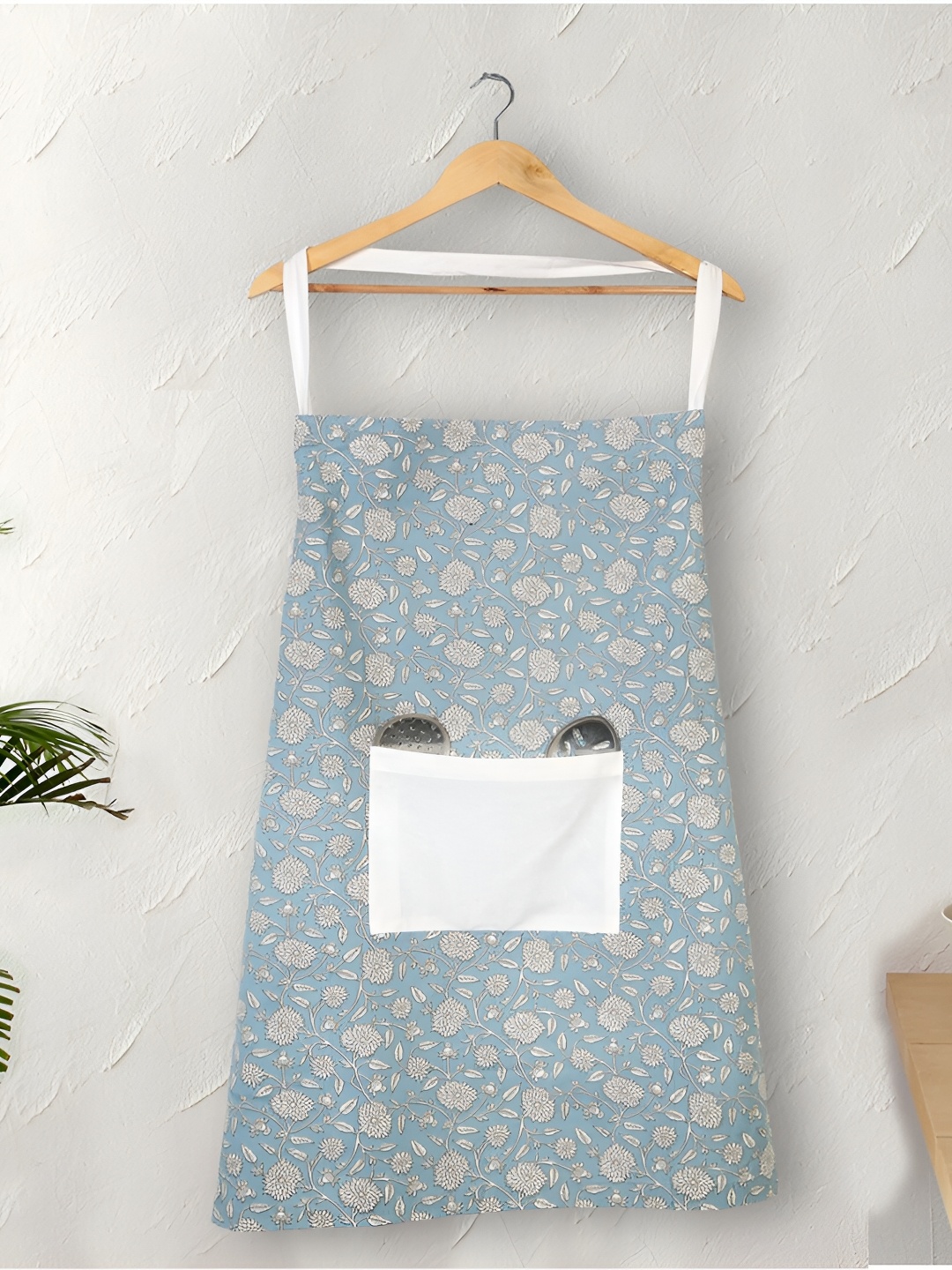 

Texstylers Blue & White Printed Cotton Aprons