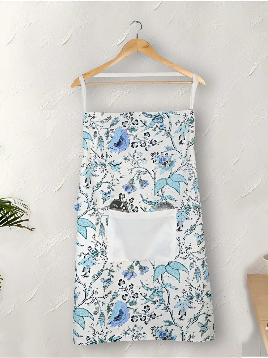 

Texstylers White & Blue Floral Printed Cotton Apron