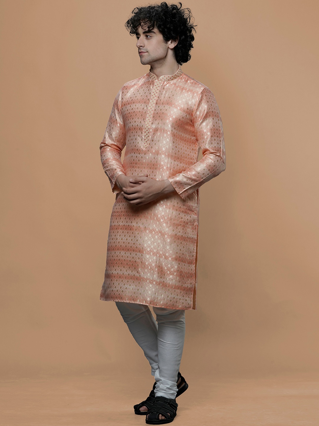 

MAAHI FABS Ethnic Motif Woven Design Mandarin Collar Thread Work Straight Kurta, Pink