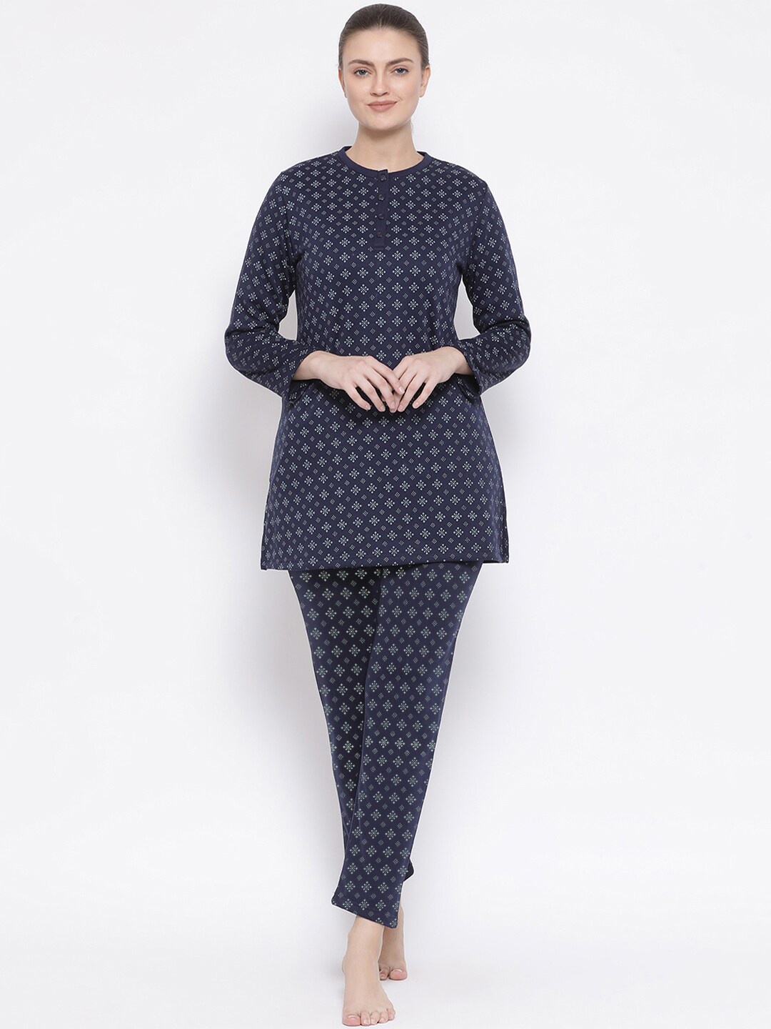 

Aerowarm Geometric Printed Long Sleeves Night suit, Navy blue