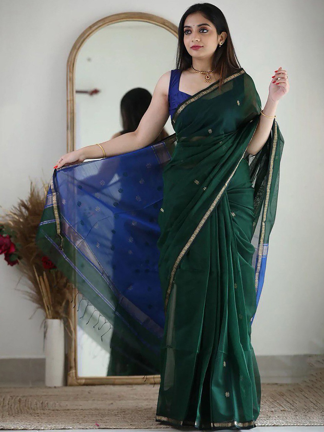 

KALINI Silk Blend Kanjeevaram Saree, Green