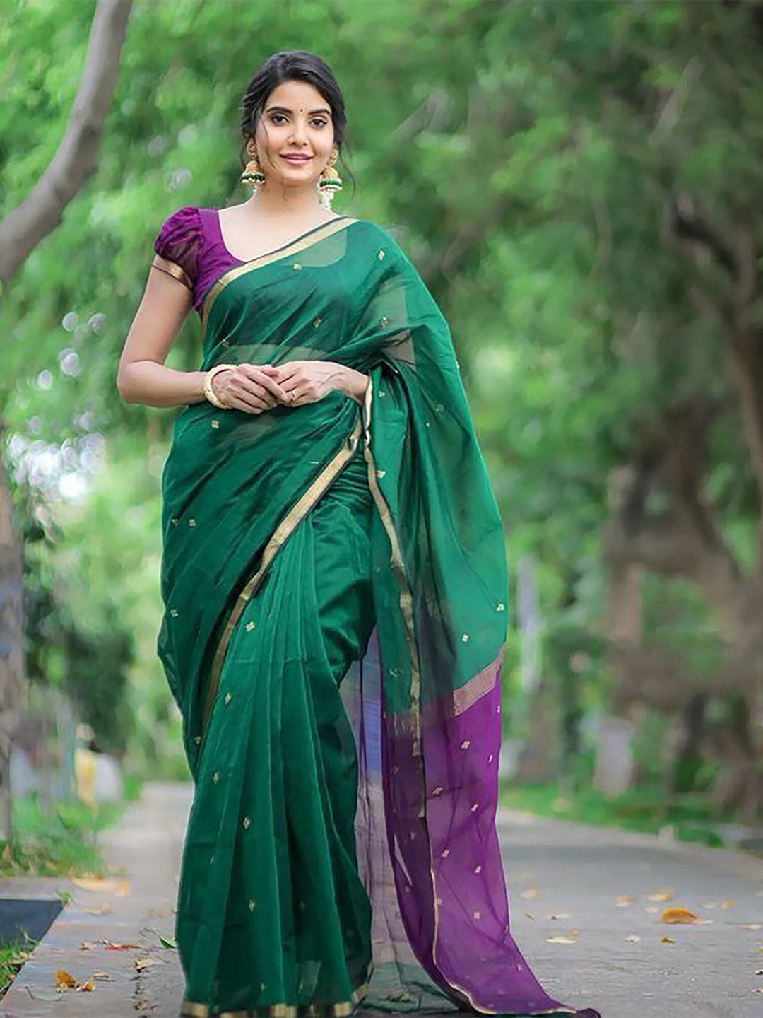 

KALINI Ethnic Motifs Silk Blend Kanjeevaram Saree, Green