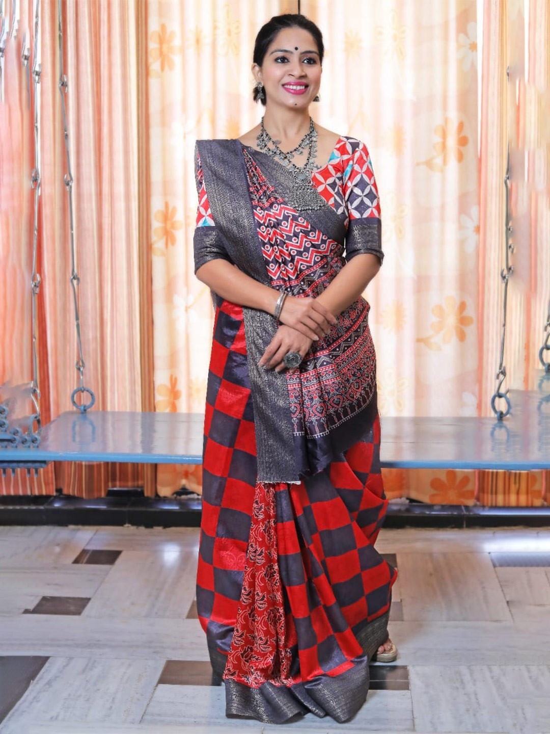 

NIWAA Geometric Printed Zari Cotton Silk Kanjeevaram Saree, Red