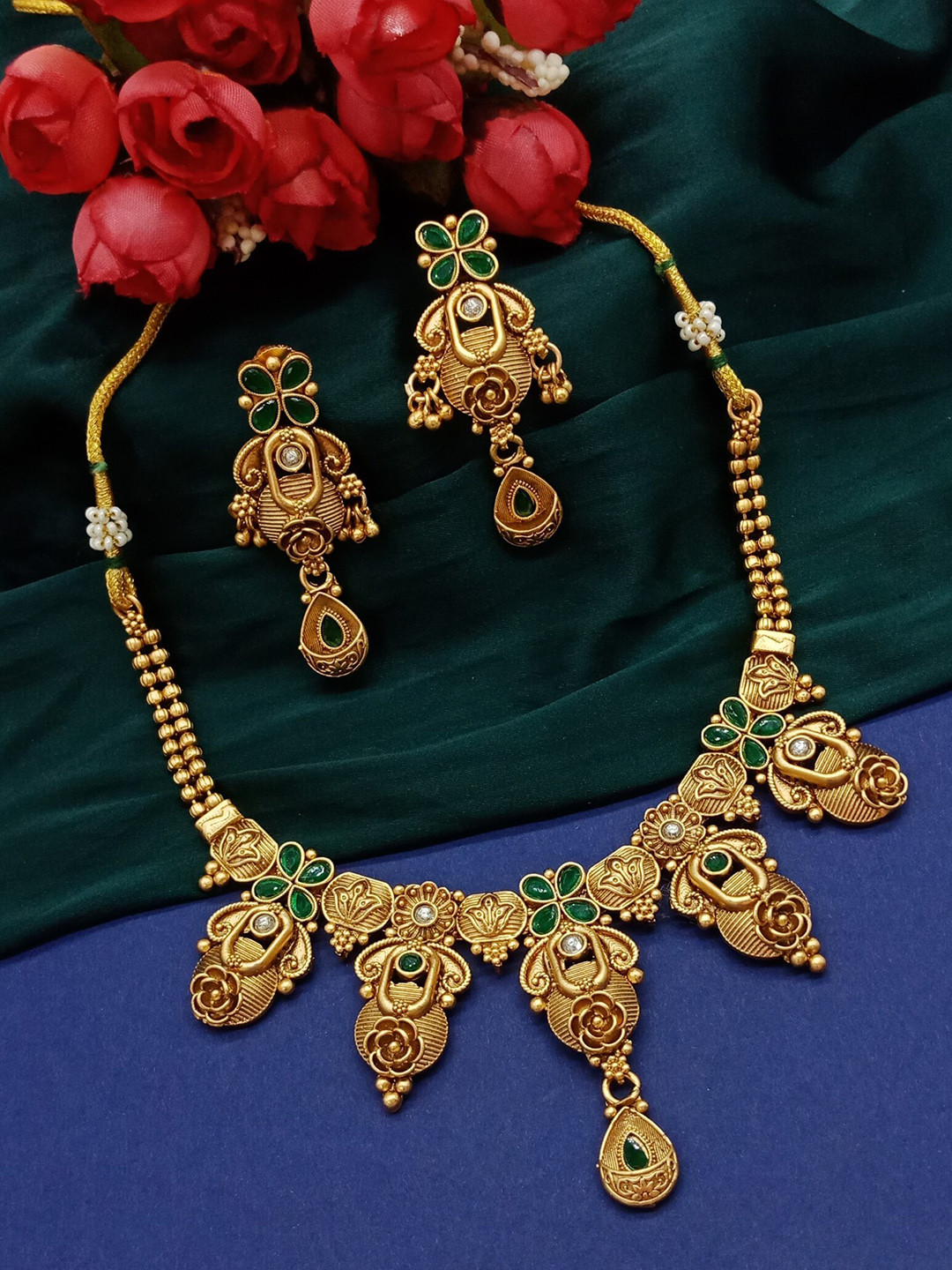 

AASHISH IMITATION Copper Plated Kundan Stone Studded Jewellery Set, Gold