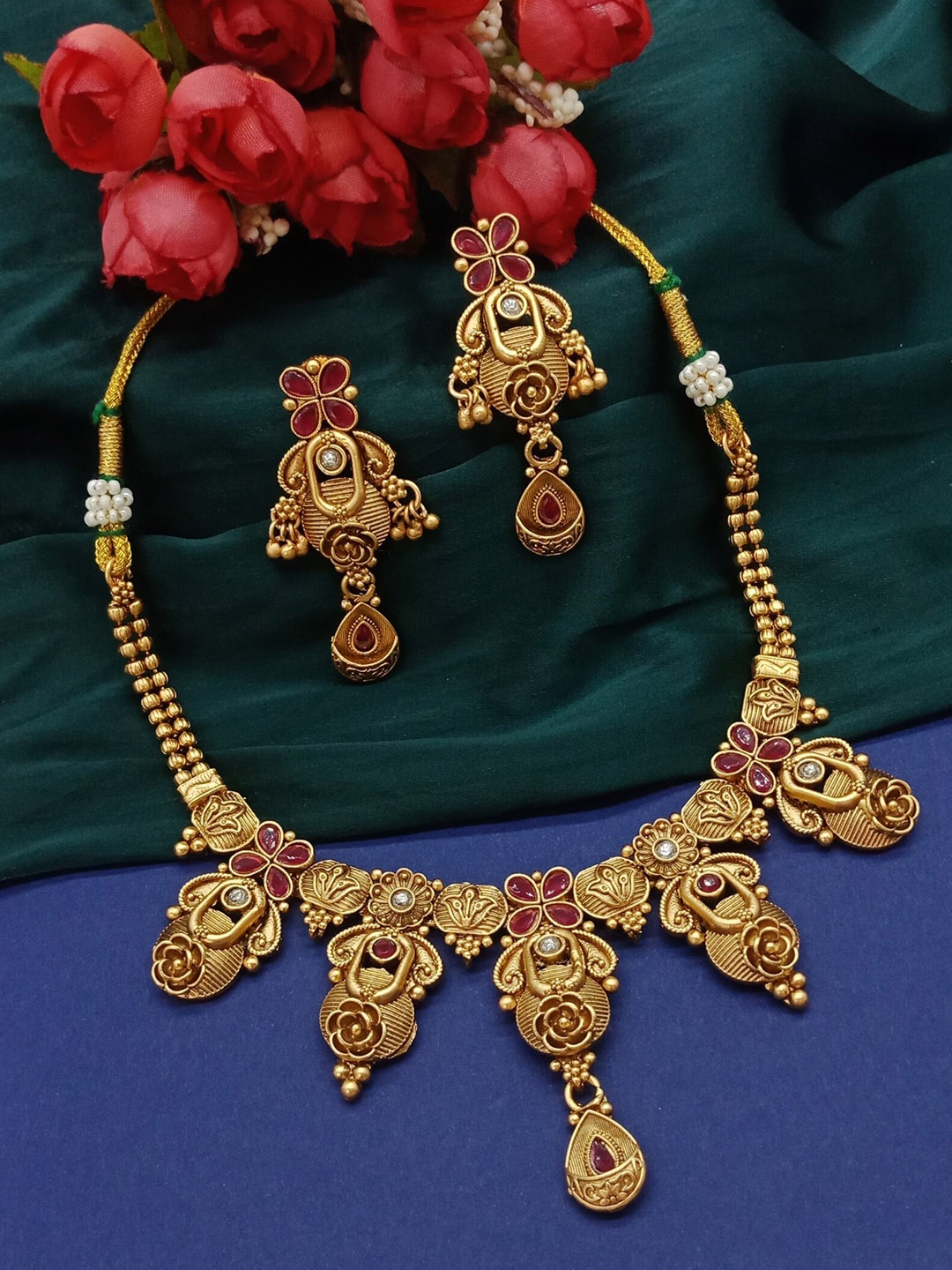 

AASHISH IMITATION Copper Plated Kundan Studded Jewellery Set, Gold