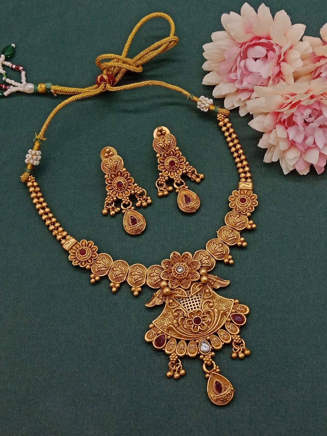 

AASHISH IMITATION Copper Plated Kundan Stone Studded & Beaded Jewellery Set, Gold