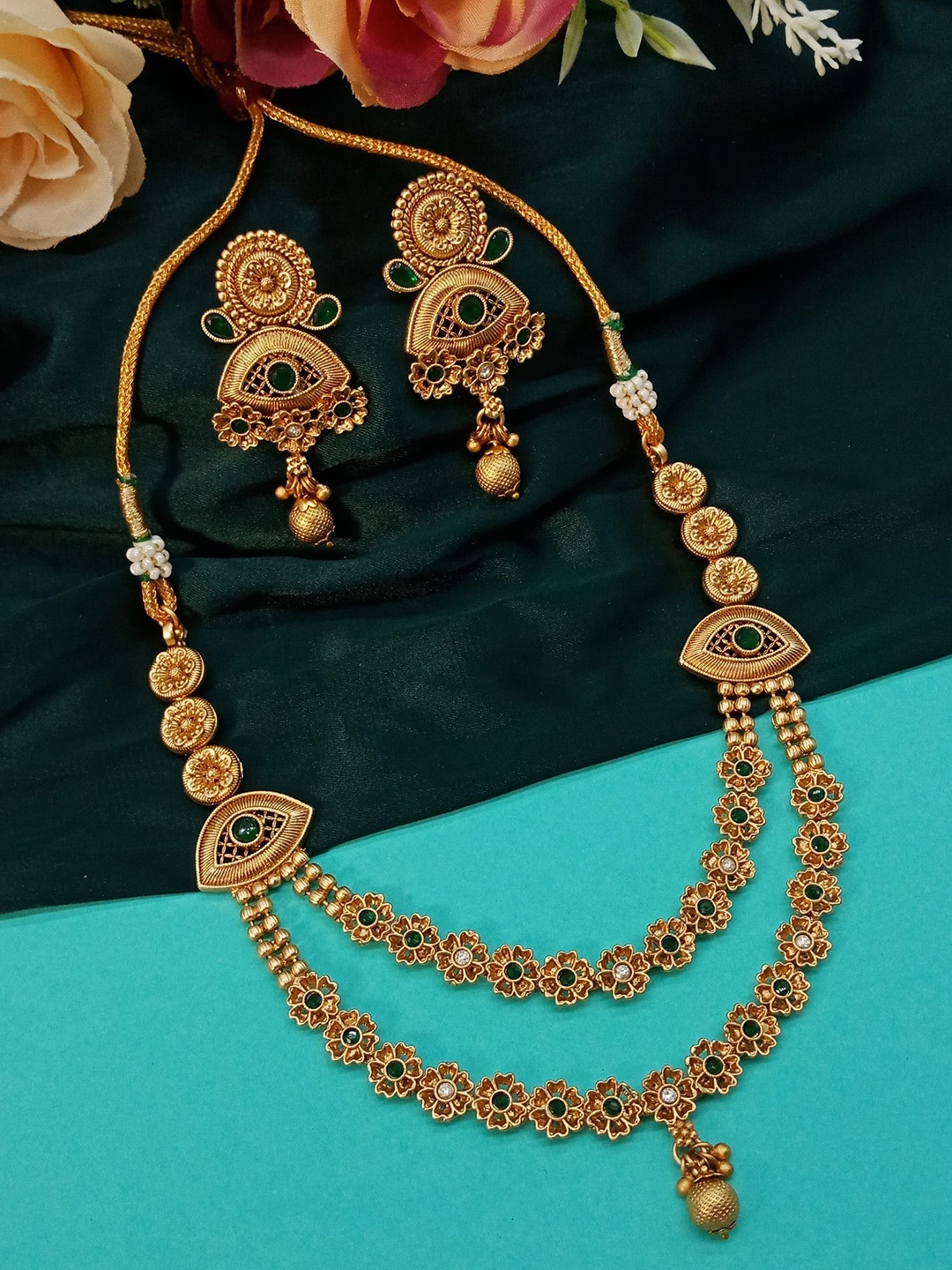 

AASHISH IMITATION Copper Plated Kundan Studded & Beaded Jewellery Set, Gold