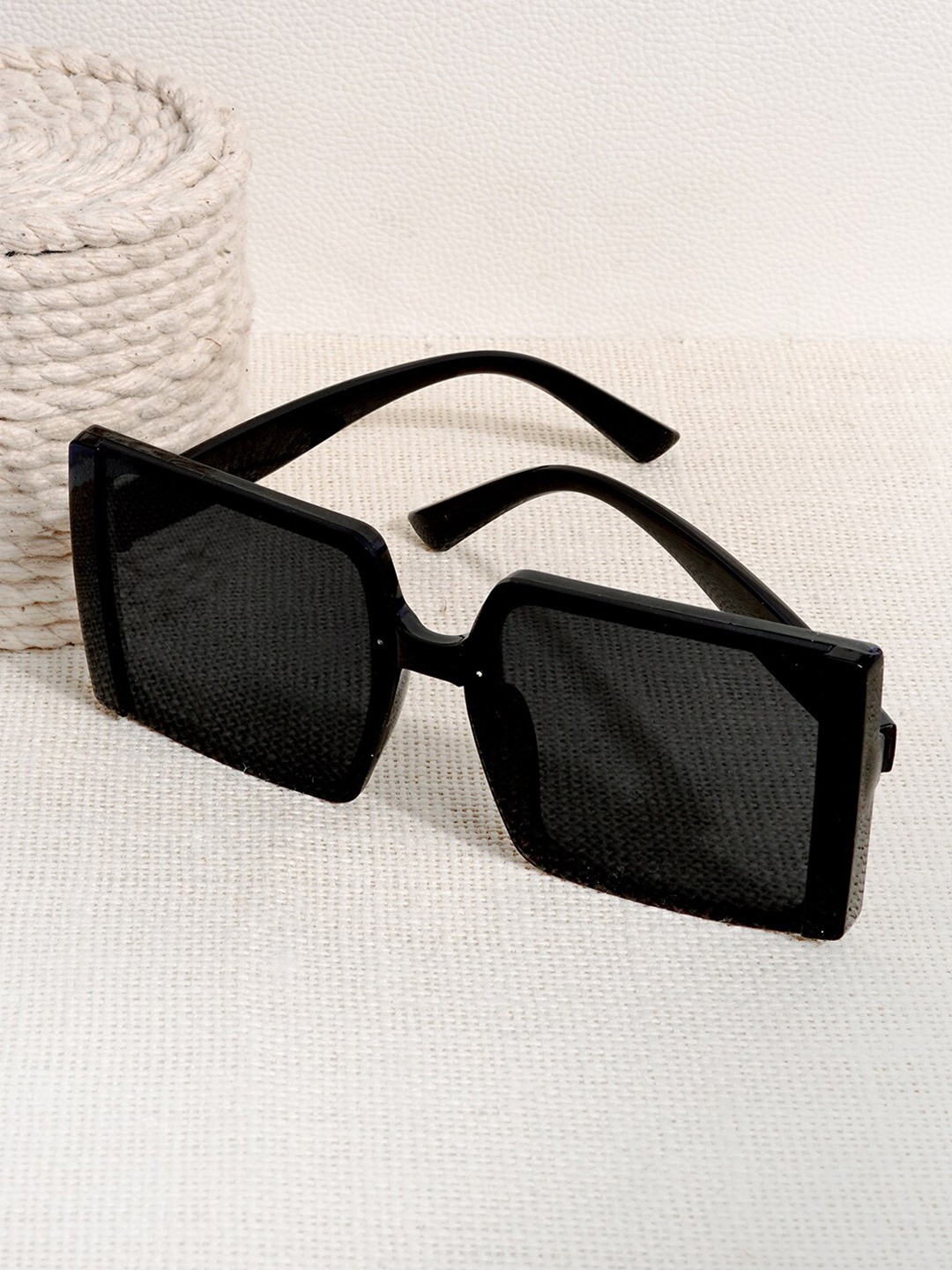 

JOKER & WITCH Women Oversized Sunglasses with UV Protected Lens JWSG52, Black