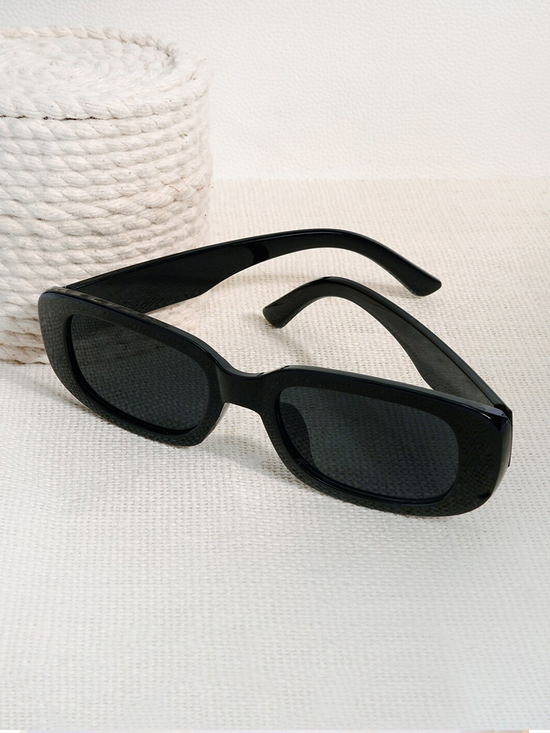 

JOKER & WITCH Women Rectangle Sunglasses with UV Protected Lens JWSG76, Black