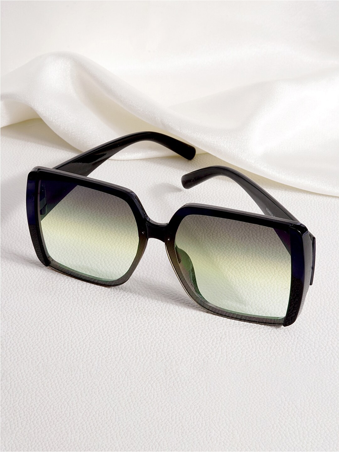 JOKER & WITCH Women Oversized Sunglasses with UV Protected Lens JWSG51, Yellow